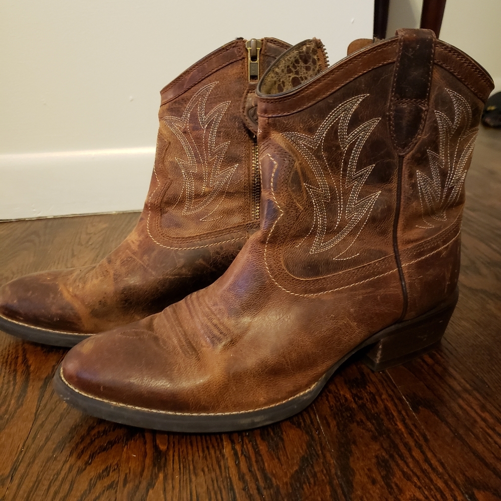 Ariat Billie leather ankle boots